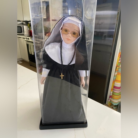 CHADWICK MILLER 1996 Vintage NUN Doll - Picture 1 of 7